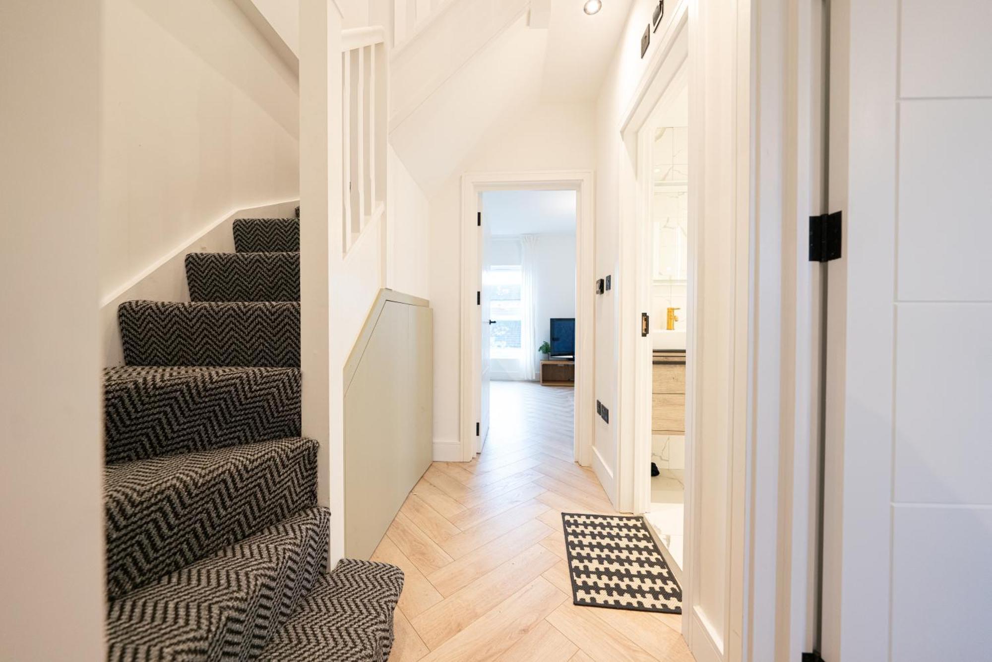 The Battersea Place - Charming 4Bdr Flat Лондон Экстерьер фото